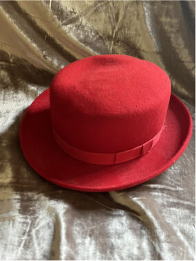Capas Little Topper Red 100%Wool Felt Hat Derby Wedding A MUST SEE PHOTOS SIZEM
